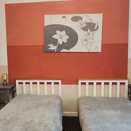 Ferienwohnung LILIE. Zentral und ruhig: nahe CentrO, HBF, Düss. Oberhausen  Exterior foto